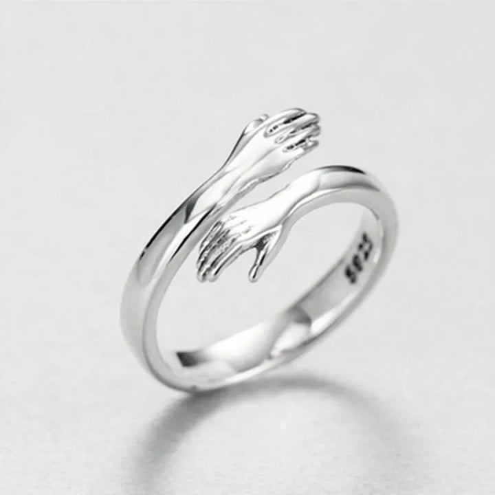 "Infinity Hug Ring" charming and elegant silver